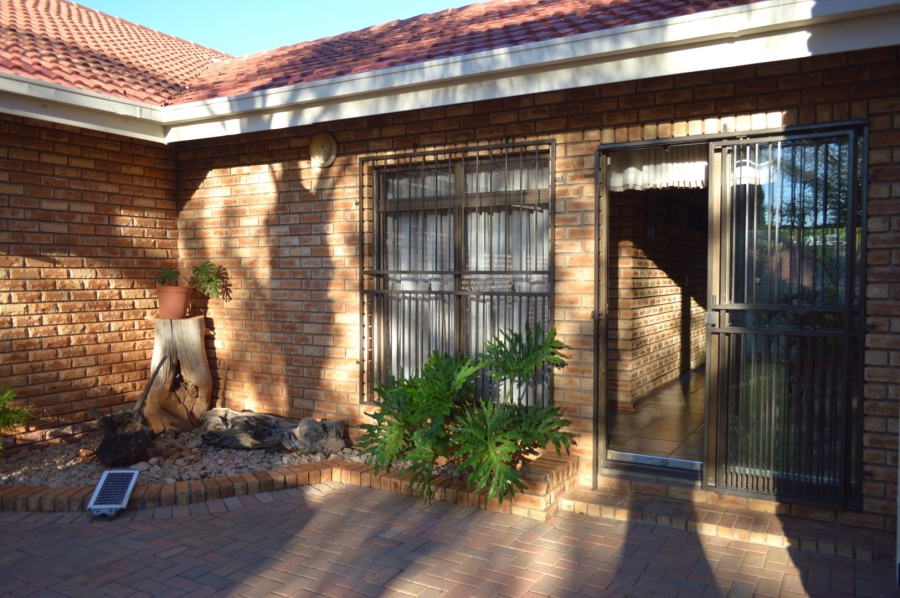 6 Bedroom Property for Sale in Doringkruin North West